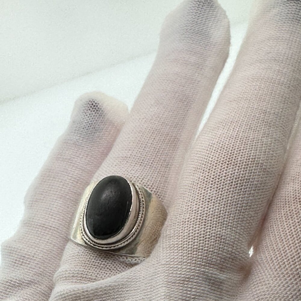 925 Sterling Silver Natural Black Sun Stone Ring - Size 7.75